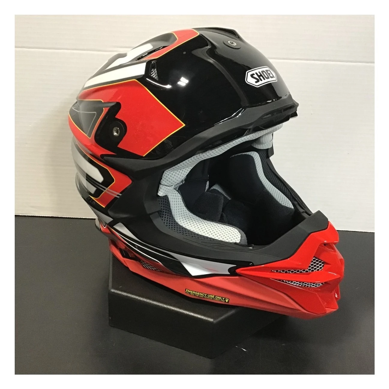 Shoei VFX-EVO Brayton Helmet Red/Black/White / XS [Blemished - Very Good] - Image 5