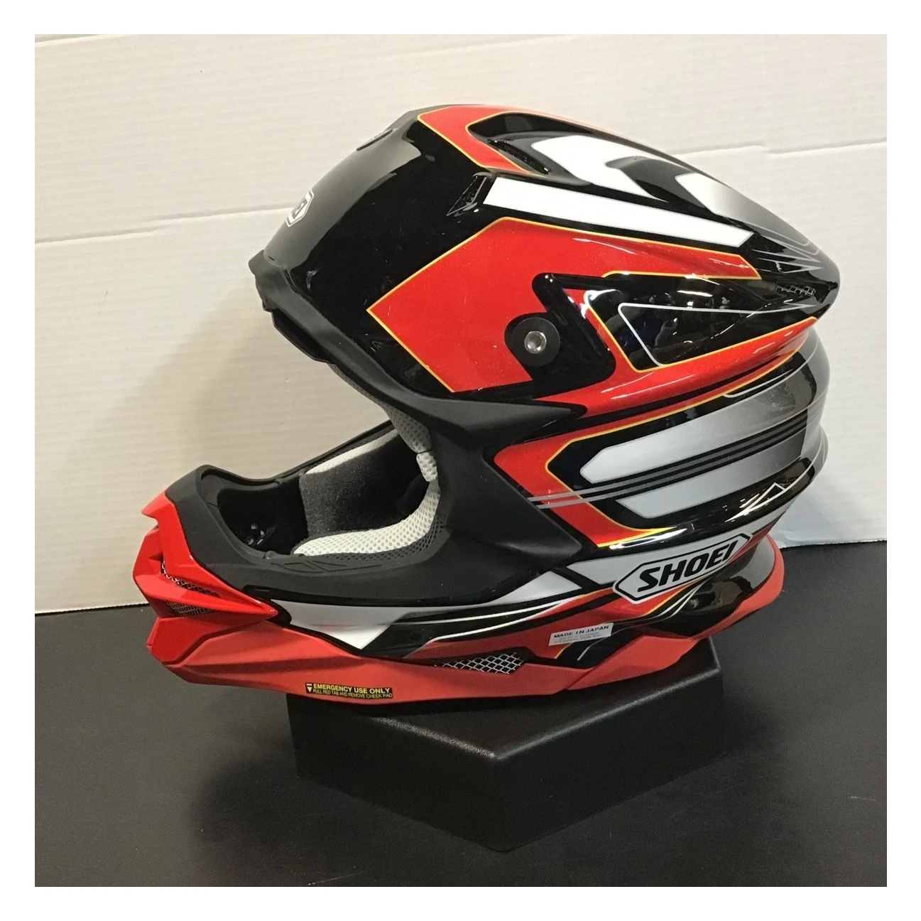 Shoei VFX-EVO Brayton Helmet Red/Black/White / XS [Blemished - Very Good] - Image 7